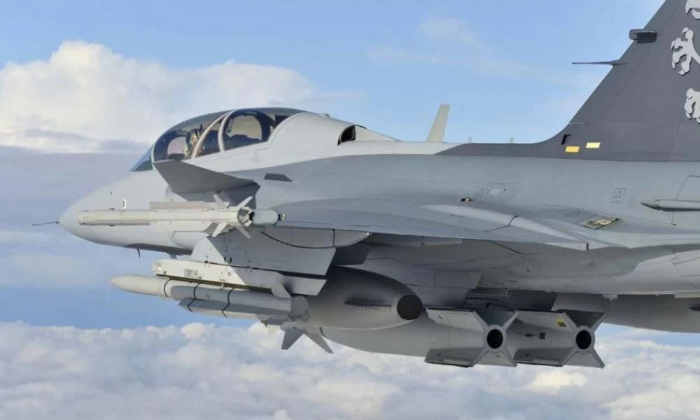 Gripen: Ο πιο φονικός «γρύπας» -Iκανός να καταρρίπτει εχθρικά αεροσκάφη σε αποστάσεις μεγαλύτερες των 100km.